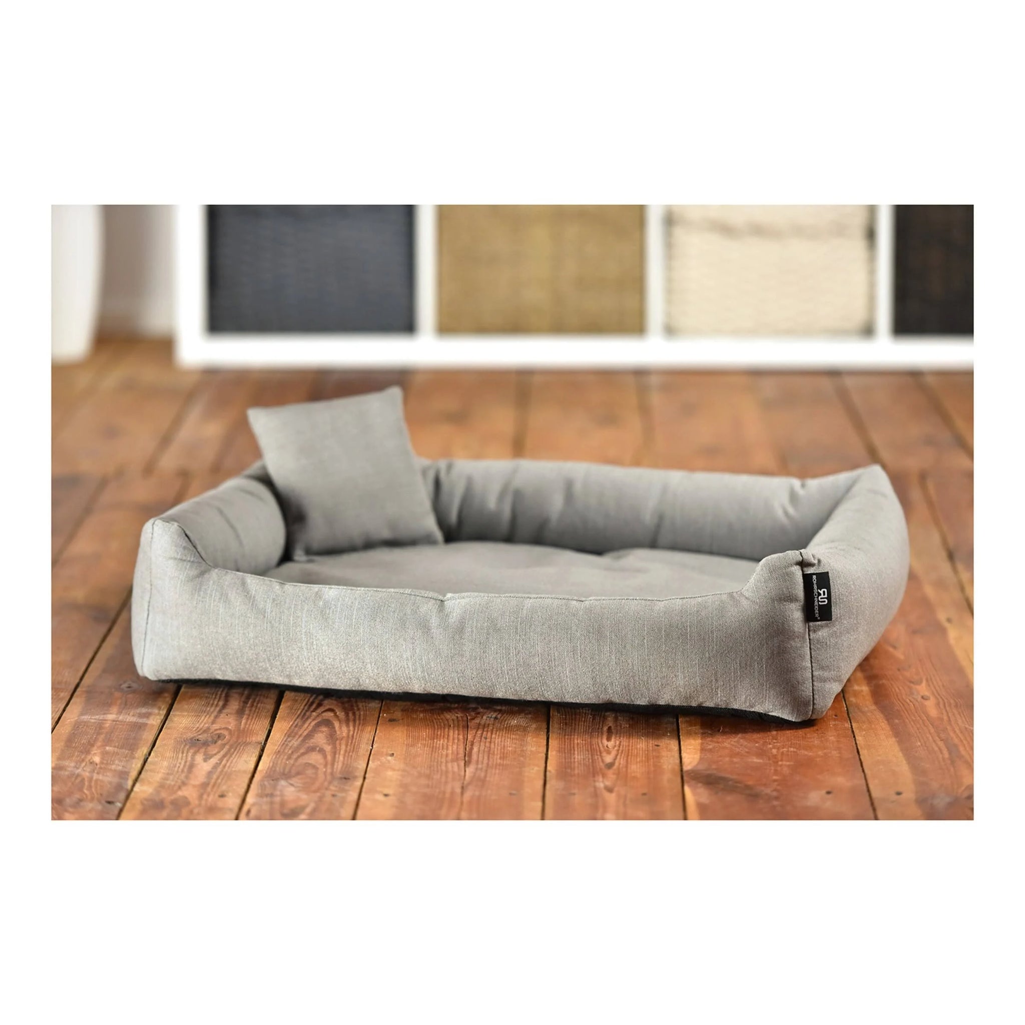 Polyester Pet Bed Silvio Design Size: Medium (70cm W x 49cm D x 15cm H), Colour: Grey
