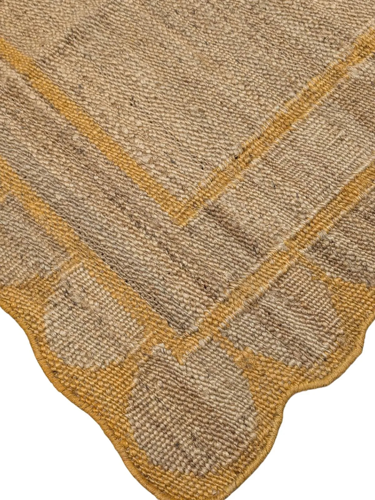 Kigali scalloped hemp rug 10x14 FT | 3.04x4.26 M