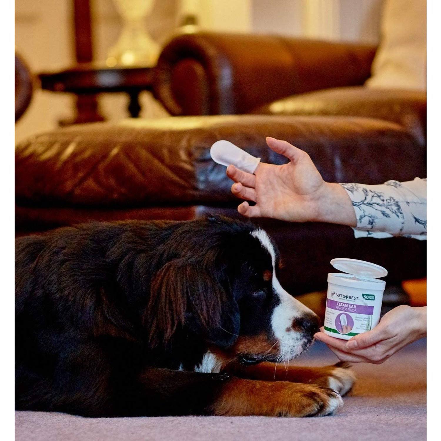 Vets Best Clean Ear Finger Pads Tub (50 Pads in Tub)