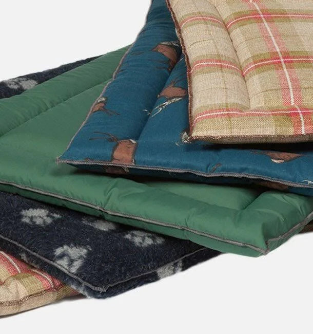 Woodland Cotton Pet Bed Danish Design Size: Small (61 cm L x 46 cm W)