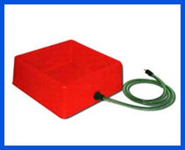 Farm Innovators Model D-19 1-1/4-Gallon Heated Water Bowl For Chickens, 60-Watt